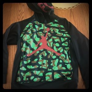 Jordan hoodie boys large
